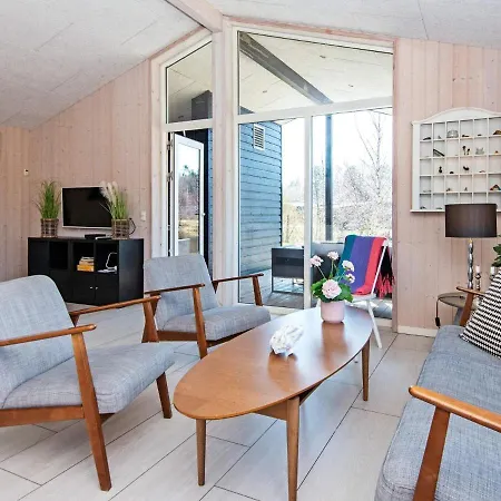 Modern Holiday In Glesborg With Whirlpool Holiday home Fjellerup Strand